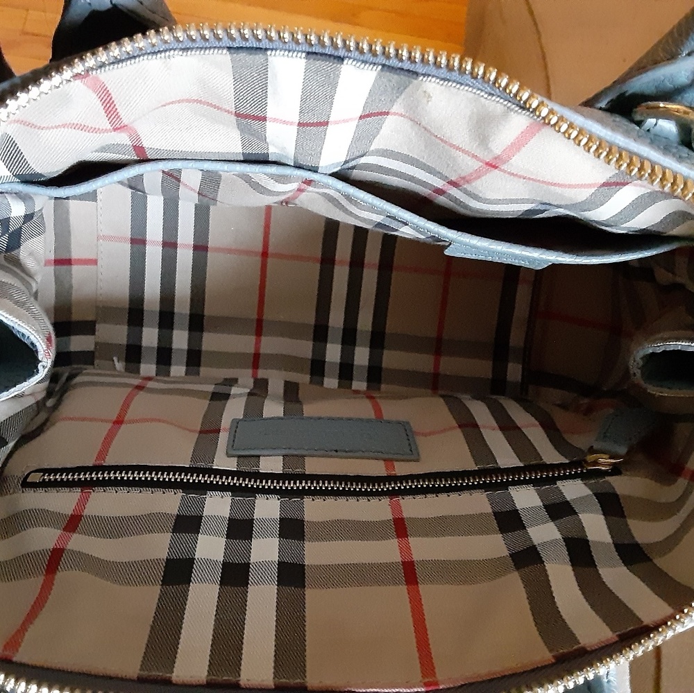 Burberry purse - Picture 5 of 6